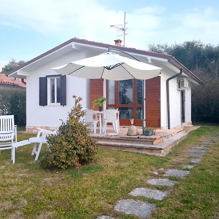 펜션 Near Garda With Pool 바르돌리노