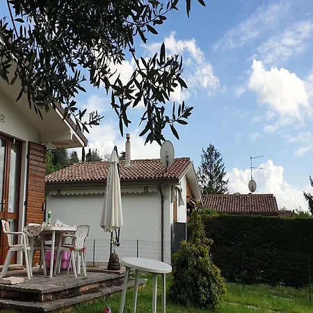 Near Garda With Pool 바르돌리노